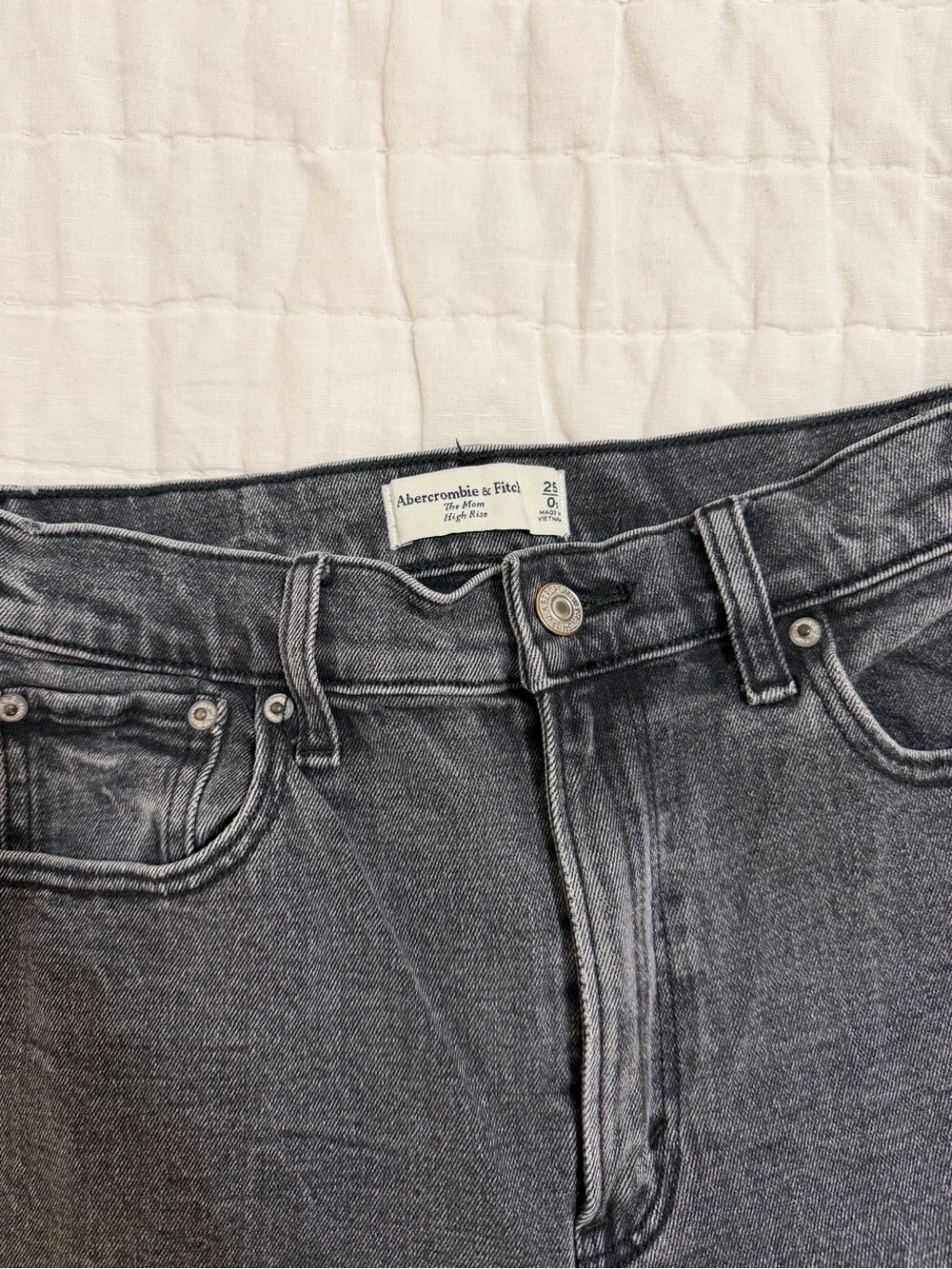 Abercrombie & Fitch High-Rise Jeans - Faded Black